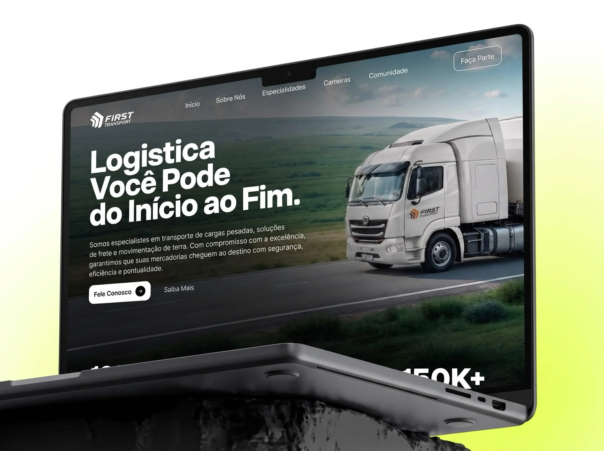Conceito de site da First Transport apresentado em uma tela com caminhão na estrada
